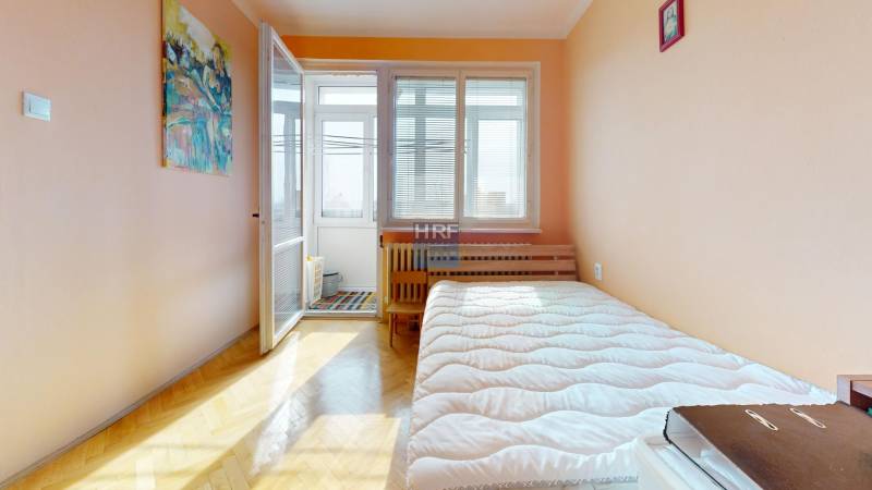 Na-predaj-utulny-3-izbovy-byt-v-Holici-Bedroom 3.jpg