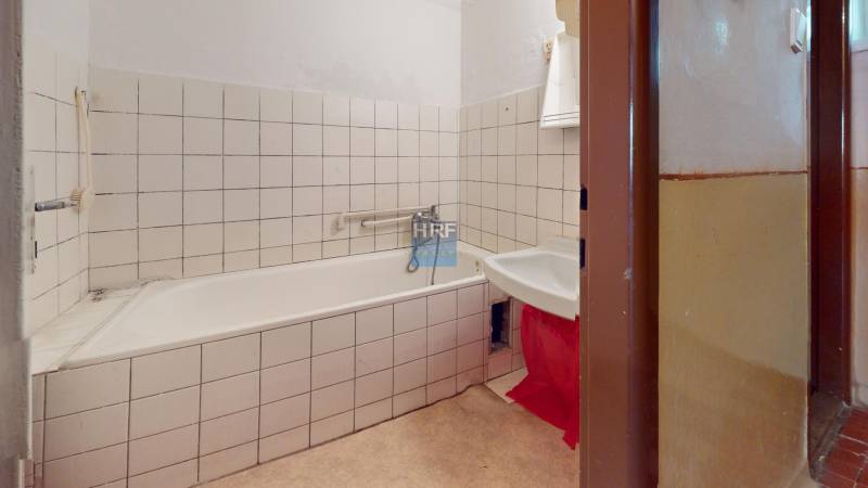 Na-predaj-2-izbovy-byt-Holic-Bathroom 1.jpg