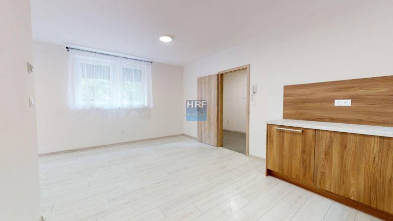 Na-predaj-1-izbovy-byt-v-Holici-na-ul-M-Nespora-07042025_141451.jpg
