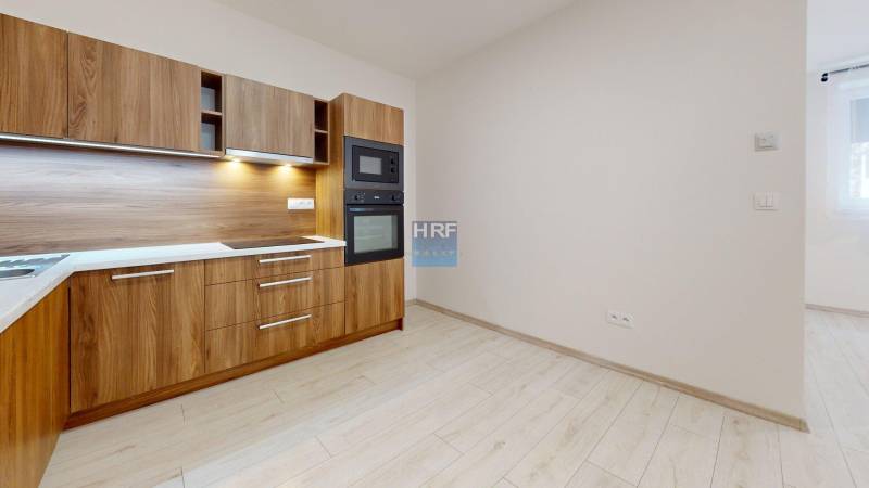 Na-predaj-1-izbovy-byt-v-Holici-na-ul-M-Nespora-Kitchen.jpg