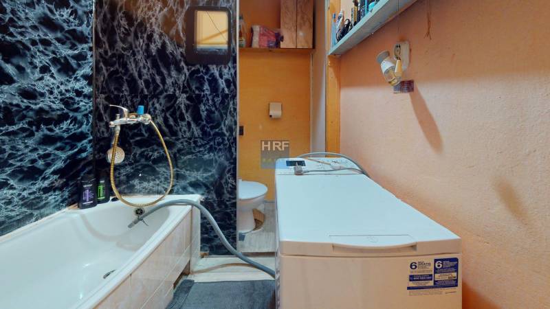 Na-predaj-1-izbovy-byt-v-Holici-na-ul-Pri-kastieli-Bathroom.jpg