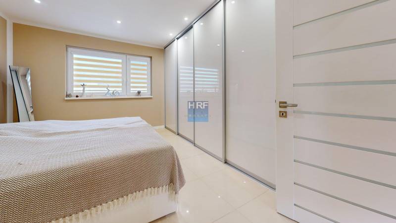 Moderny-zariadeny-bungalov-v-Holici-Bedroom 2.jpg