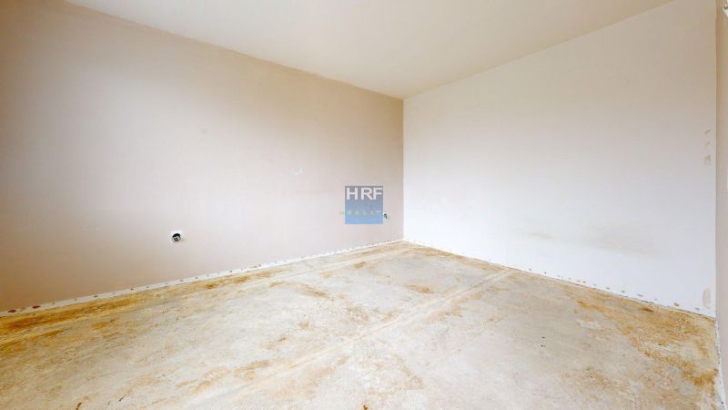 Na-predaj-1-izbovy-byt-pripraveny-na-rekonstrukciu-Bedroom 2.jpg